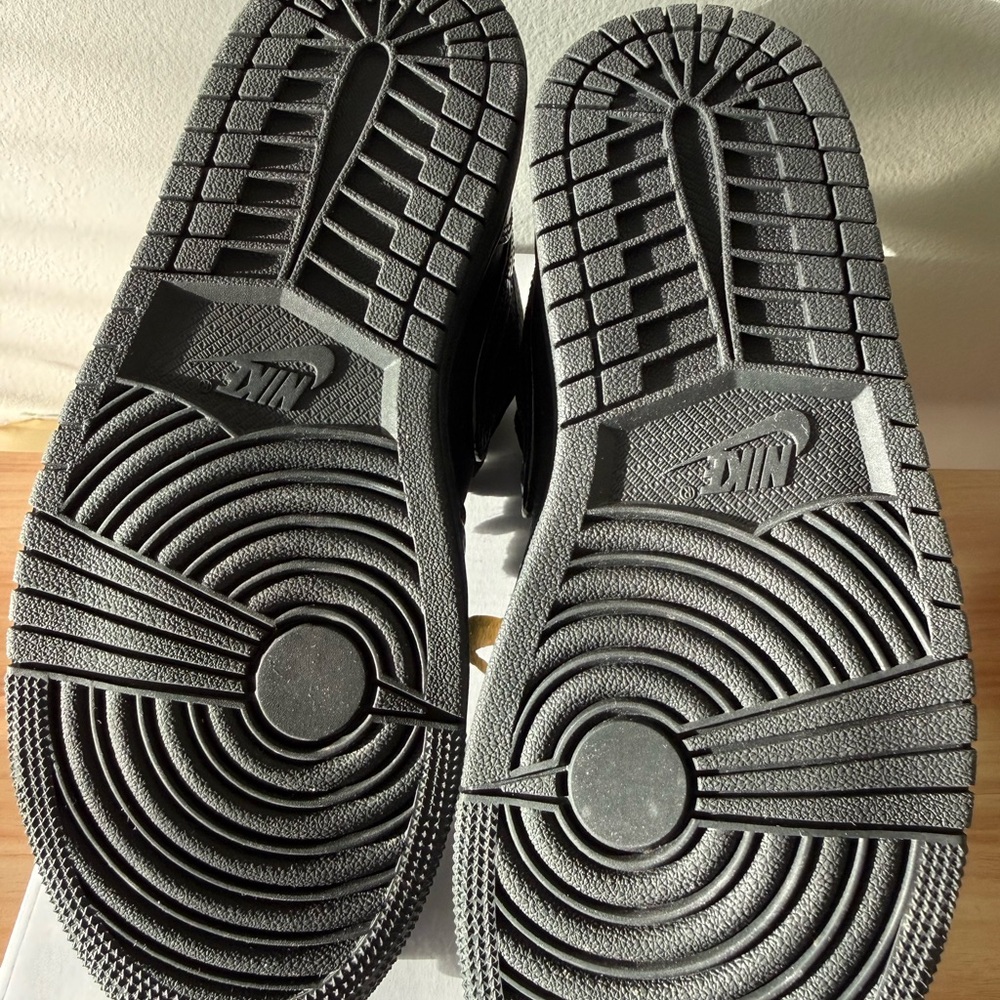 Women’s Nike Air Jordan 1 Low Black/Black Patent Leather - Picture 5 of 5
